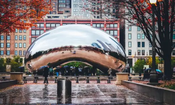 Cloud Gate sculpture in Chicago, Illinois.