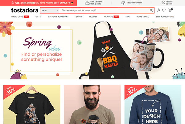 Homepage of Tostadora displaying customizable photo gifts like aprons, mugs, and t-shirts. Discover the best T-shirt design options, with promotional banners and a navigation menu at the top.
